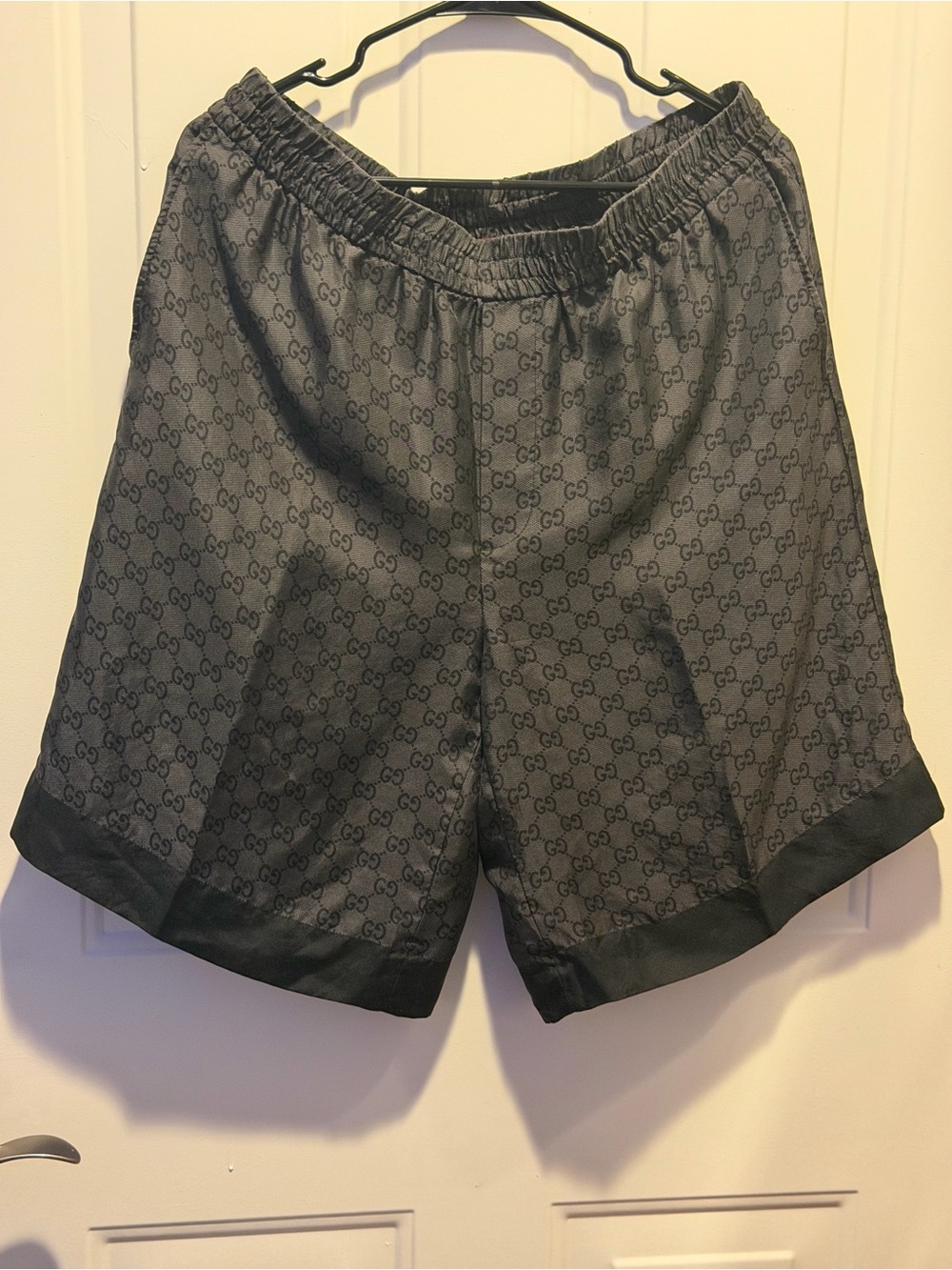 Gucci Gray and Black Short-Sleeve Monogram Matching Shirt and Short Set - Picture 6 of 13